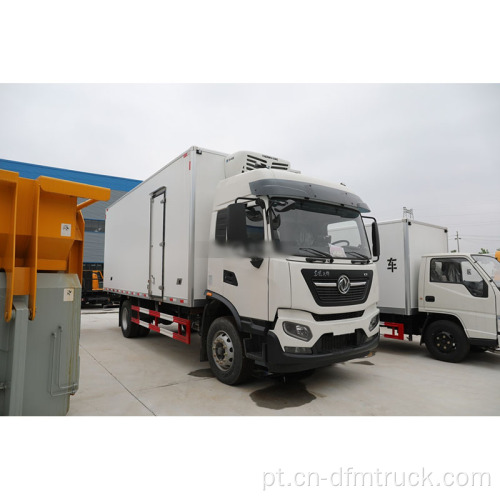 Caminhão Van Box com freezer refrigerado para transporte de carne